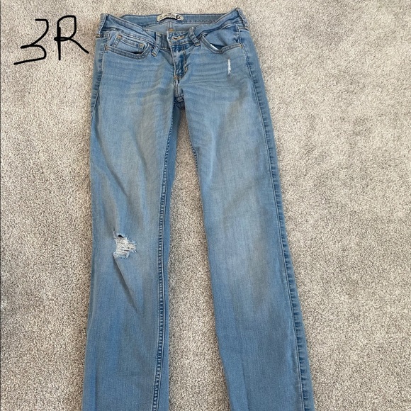 Hollister Light wash Jeans - Picture 1 of 3